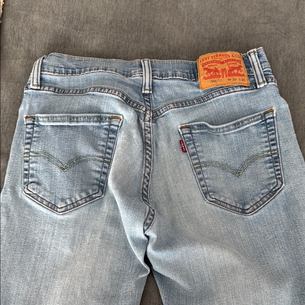 Men’s Levi's Classic Blue Jeans with Signature Patch